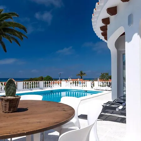 Strandnahe German Mit Grosser Poolterrasse