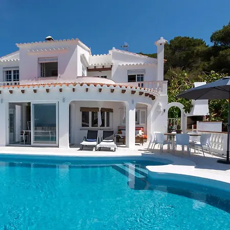 Strandnahe German Mit Grosser Poolterrasse