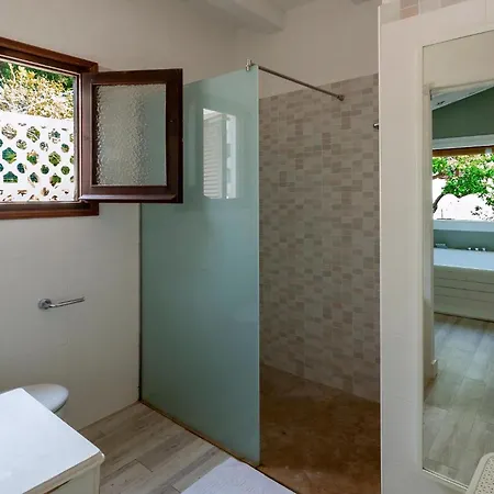 Strandnahe German Mit Grosser Poolterrasse Semesterbostad